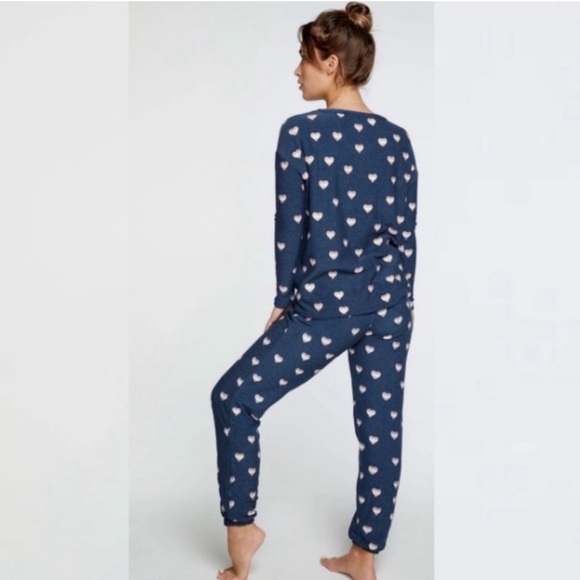 Chaser Classic Navy Beach Hearts Pullover Sweatshirt - Picture 6 of 7